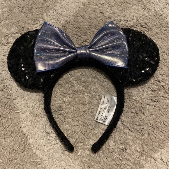 Disney Parks Minnie Ears - Picture 1 of 2